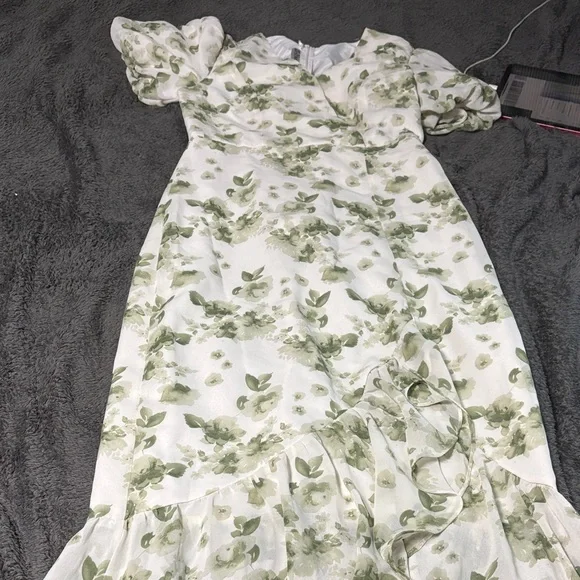 JJ’s House Floral Puff Sleeve Dress - Picture 4 of 4